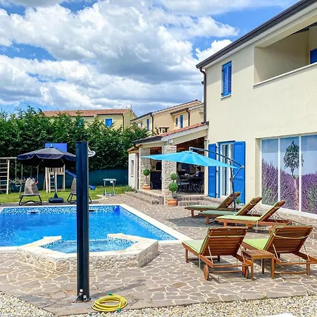 5 Bedroom Awesome In Naselje Muzini