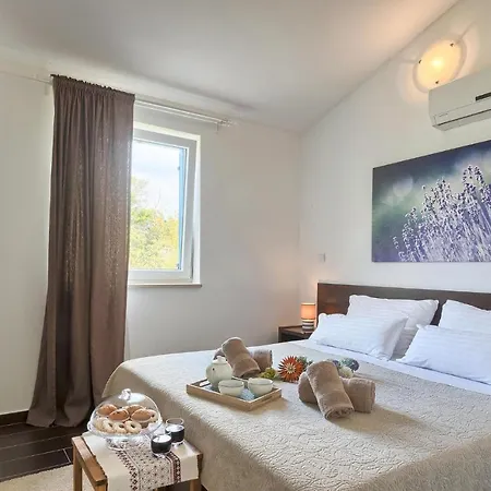 Stunning In Naselje Muzini With Sauna