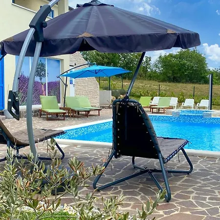 Stunning In Naselje Muzini With Sauna