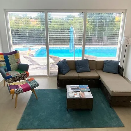 Cozy In Naselje Muzini With Sauna Vakantiehuis Foli