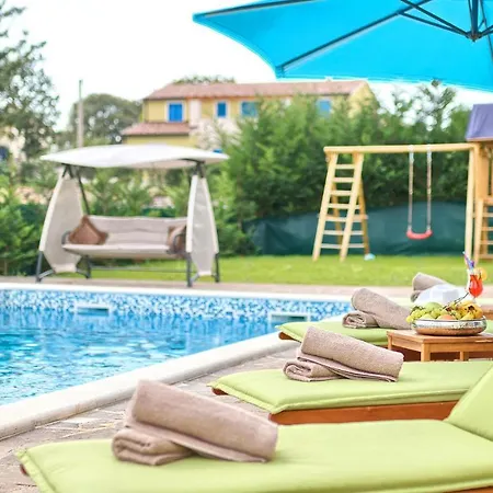 Vakantiehuis Cozy In Naselje Muzini With Sauna *