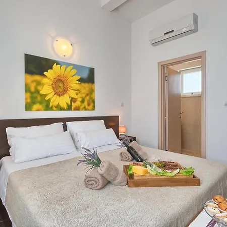 Cozy In Naselje Muzini With Sauna